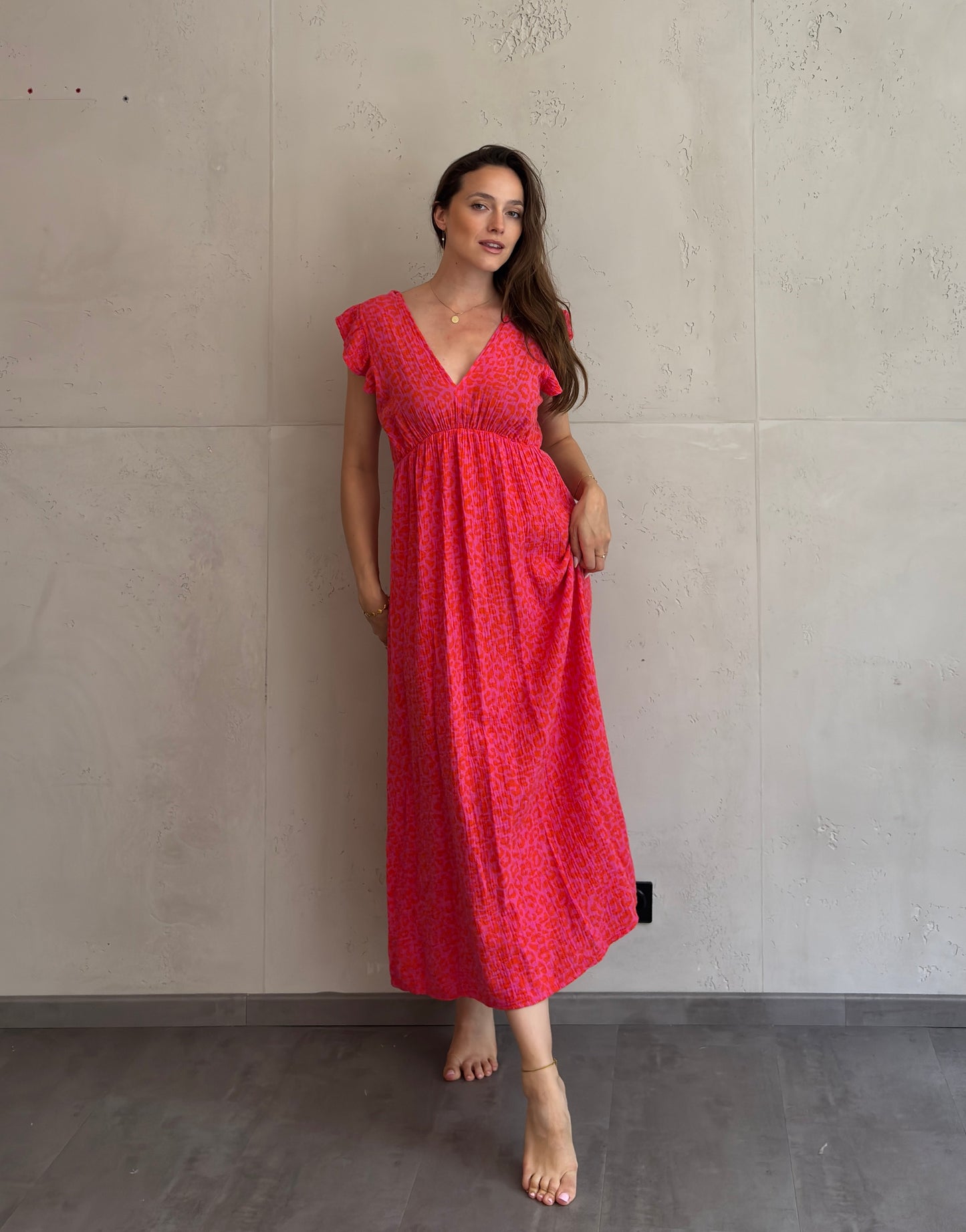 Mari Carmen | Vestido largo de leopardo con escote en la espalda