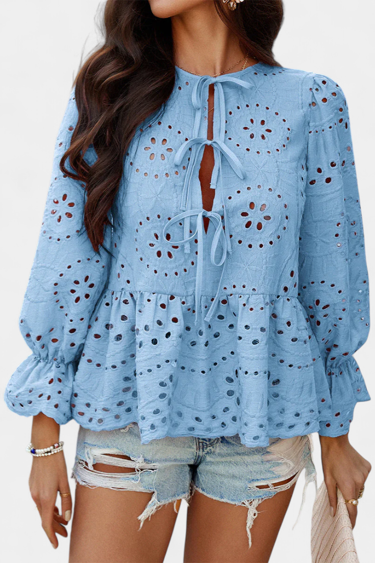 Camila | Top Bohemio de Encaje con Corte Fluido